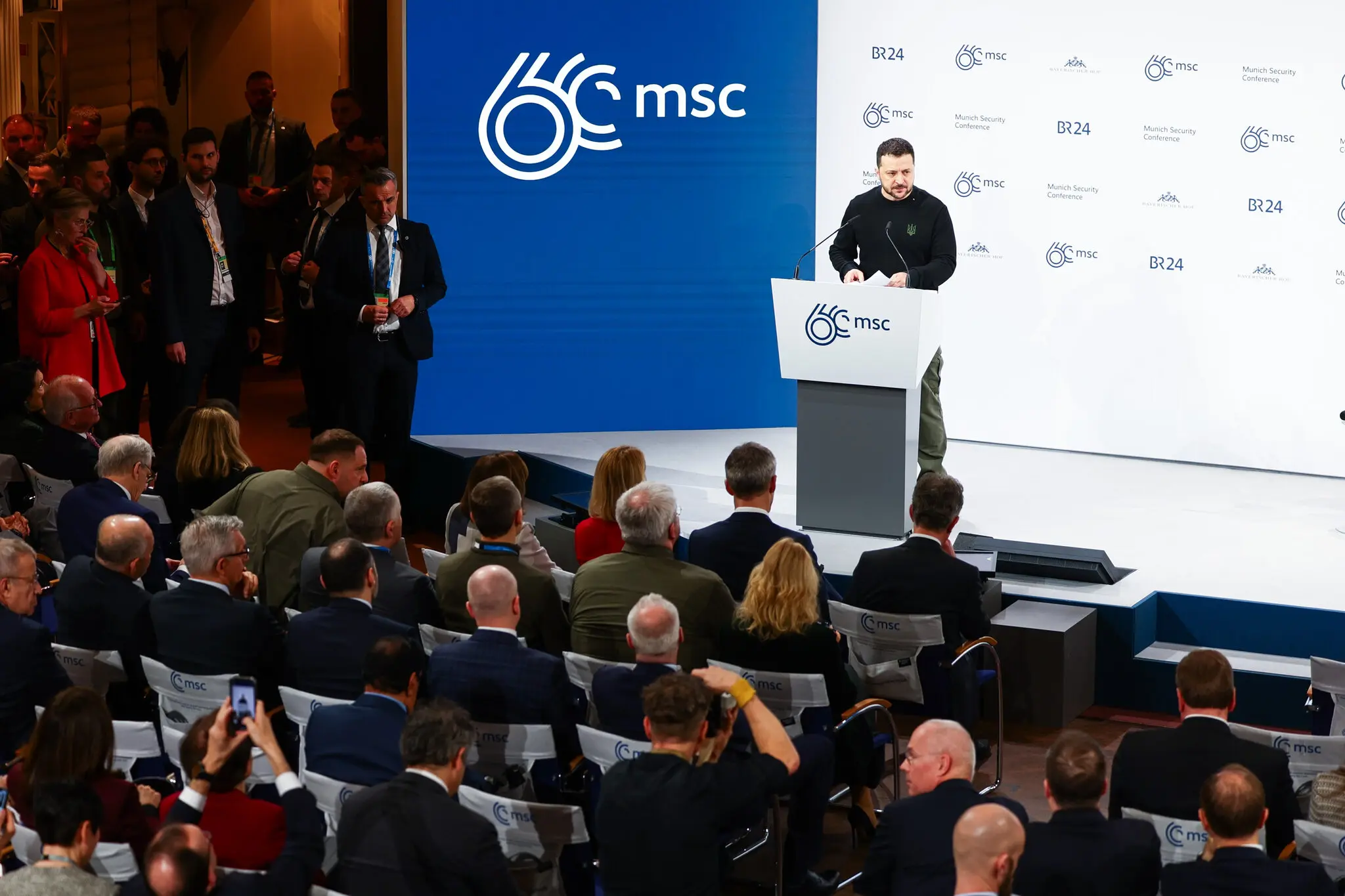 Президент України Володимир Зеленський, виступаючи на Мюнхенській конференції з безпеки в суботу, заявив, що якщо Україна програє війну Росії, це буде «катастрофою» не тільки для Києва, але й для інших країн